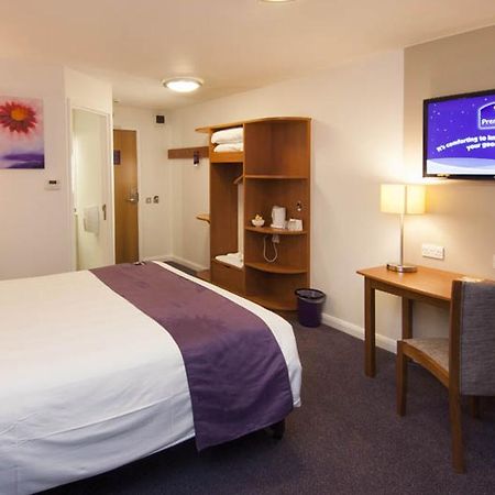 Premier Inn Bournemouth East Exterior foto