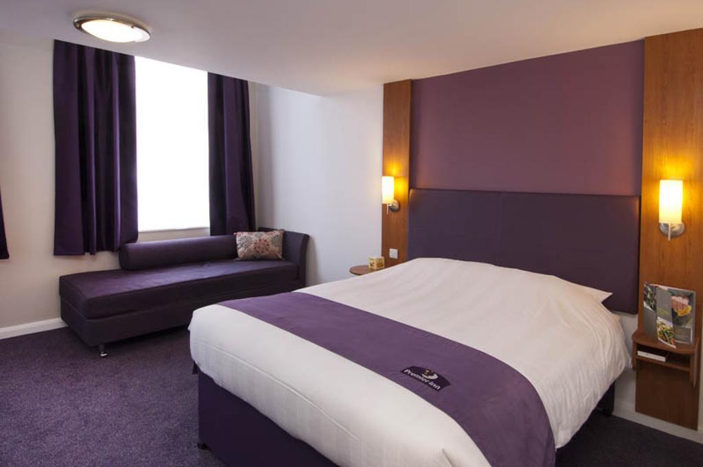 Premier Inn Bournemouth East Exterior foto